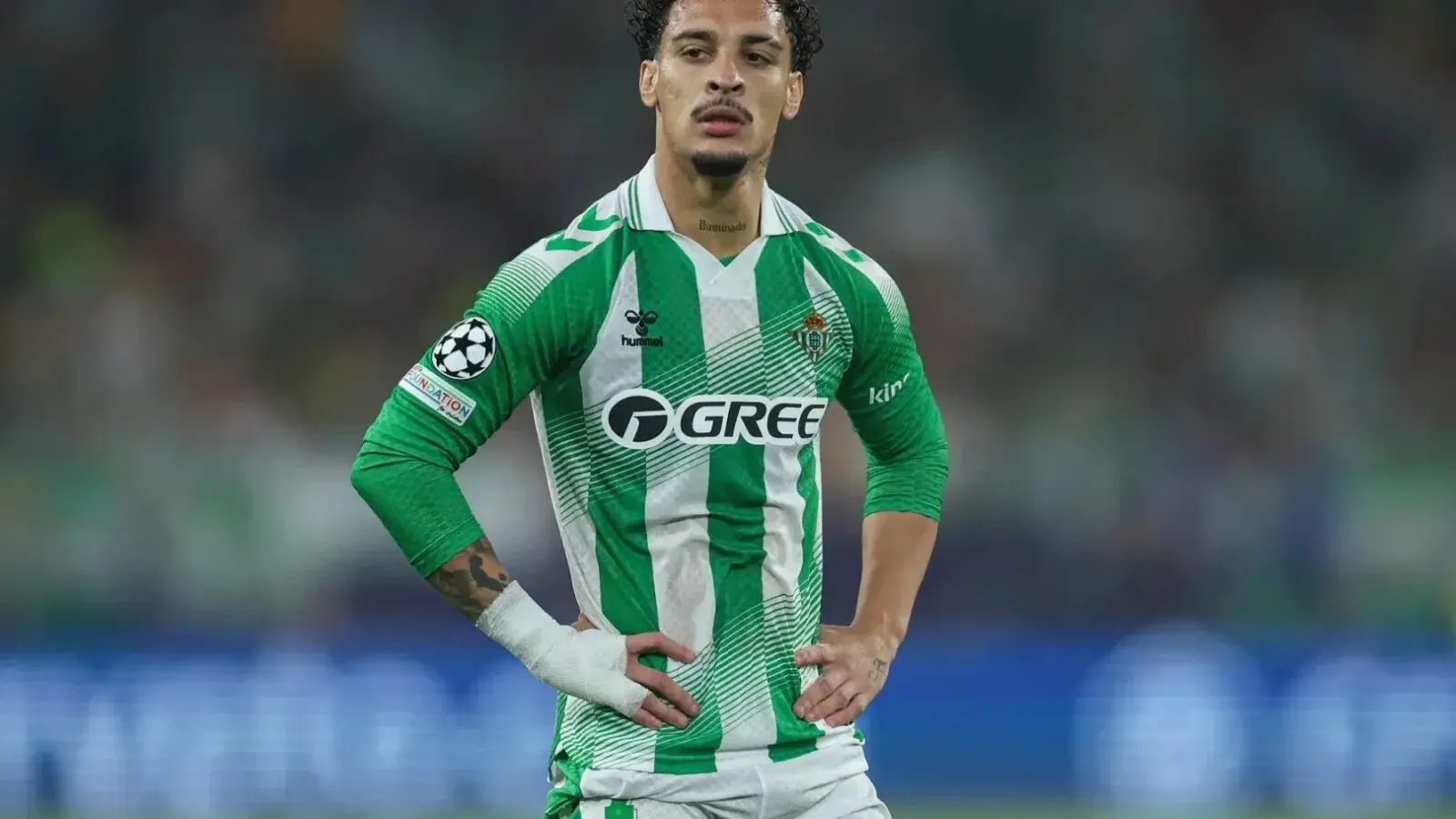 Hoții au spart casa lui în timpul meciului cu FC Porto