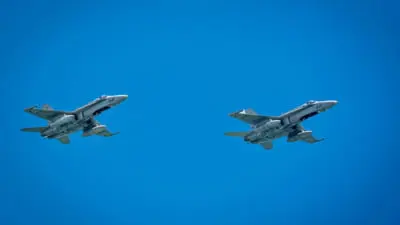 Două avioane F-18 au decolat pentru a intercepta o drone lângă granița cu România