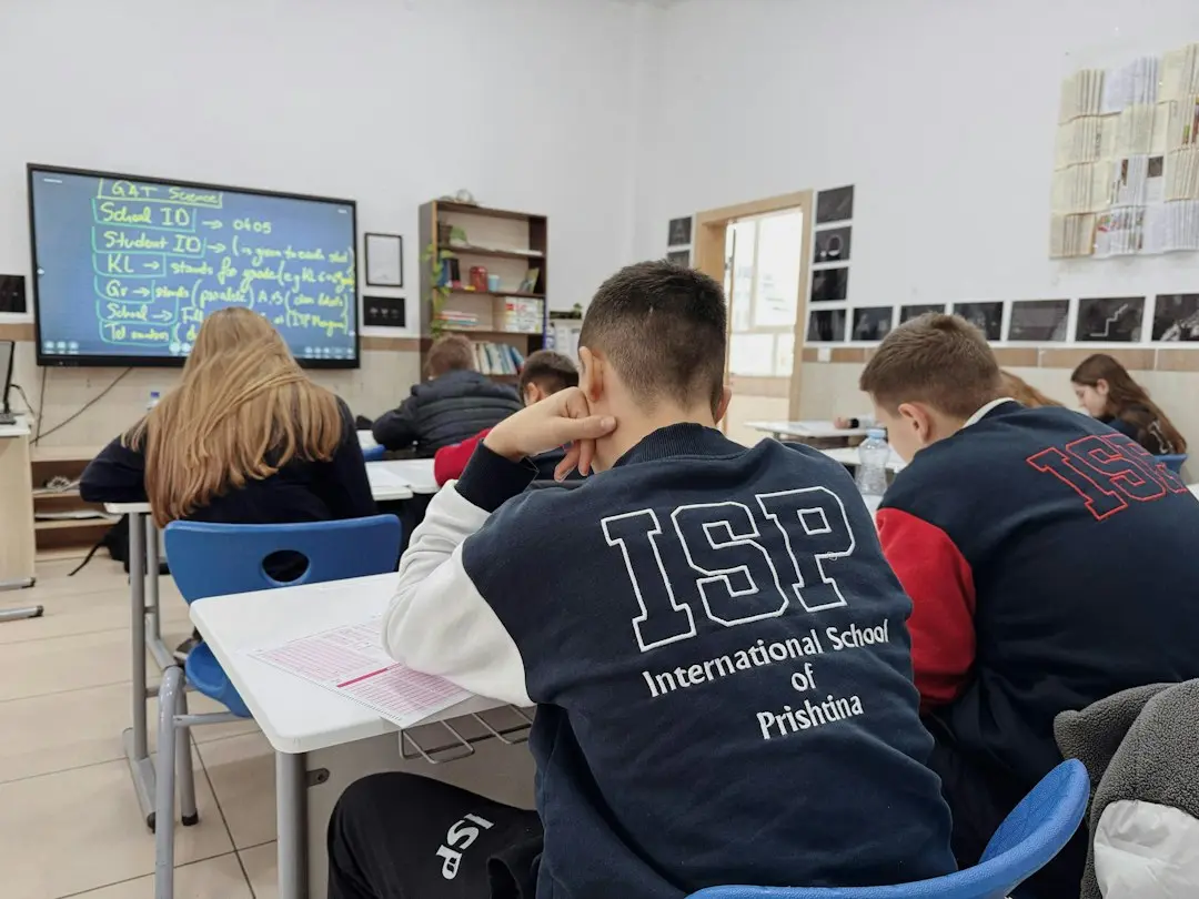 Profesorii părăsesc învățământul: ISJ Hunedoara avertizează, România a pierdut 5.000 de cadre