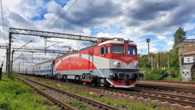 Locomotivă defectă blochează linia Brașov-Hărman: patru trenuri blocate