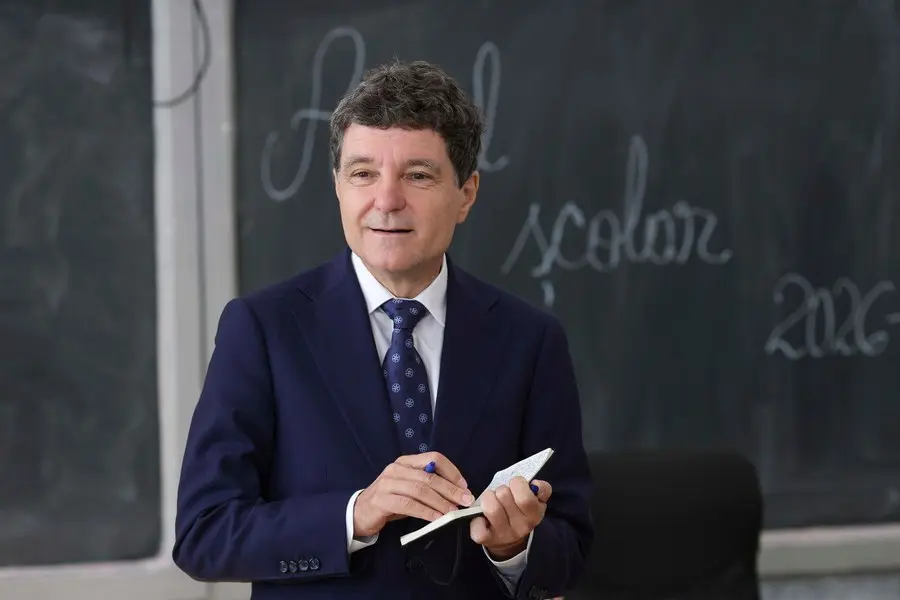 Nicușor Dan, mesaj de Ziua Educației: Avem nevoie de profesori care să-i învețe pe tineri gândirea critică