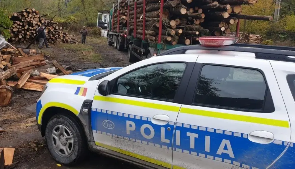 Polițist lovit cu mașina la Broșteni: doi bărbați trimiși în judecată pentru tentativă de omor
