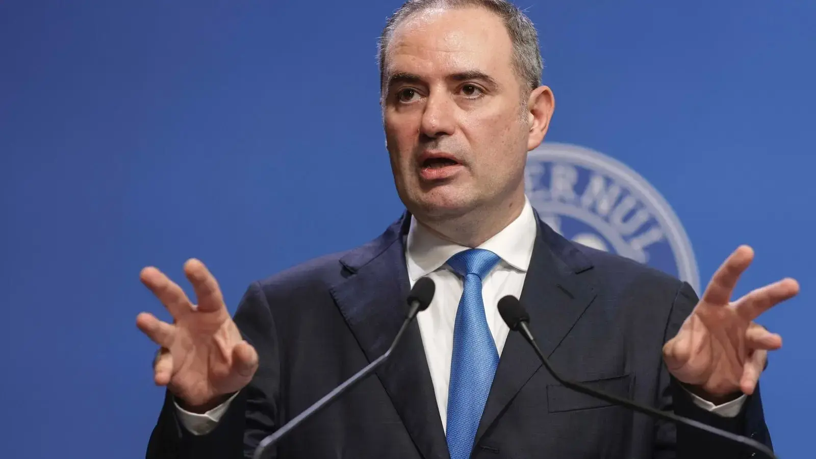 România menține ratingul de investiție, dar deficitul bugetar rămâne o problemă