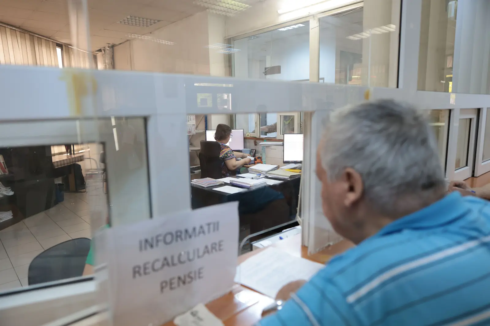 Sprijin financiar în 2026 pentru cei fără 15 ani de vechime și fără posibilitatea de a cumpăra anii lipsă