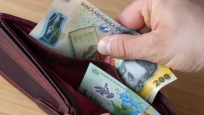 Taxele mai mari aduc restanțe record pentru români